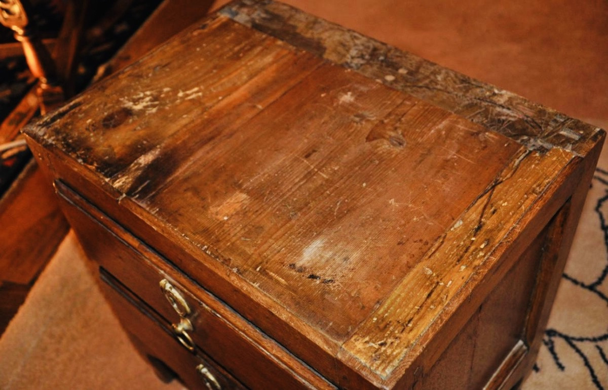 Petite commode en chêne Louis XV du XVIII eme siècle -photo-4