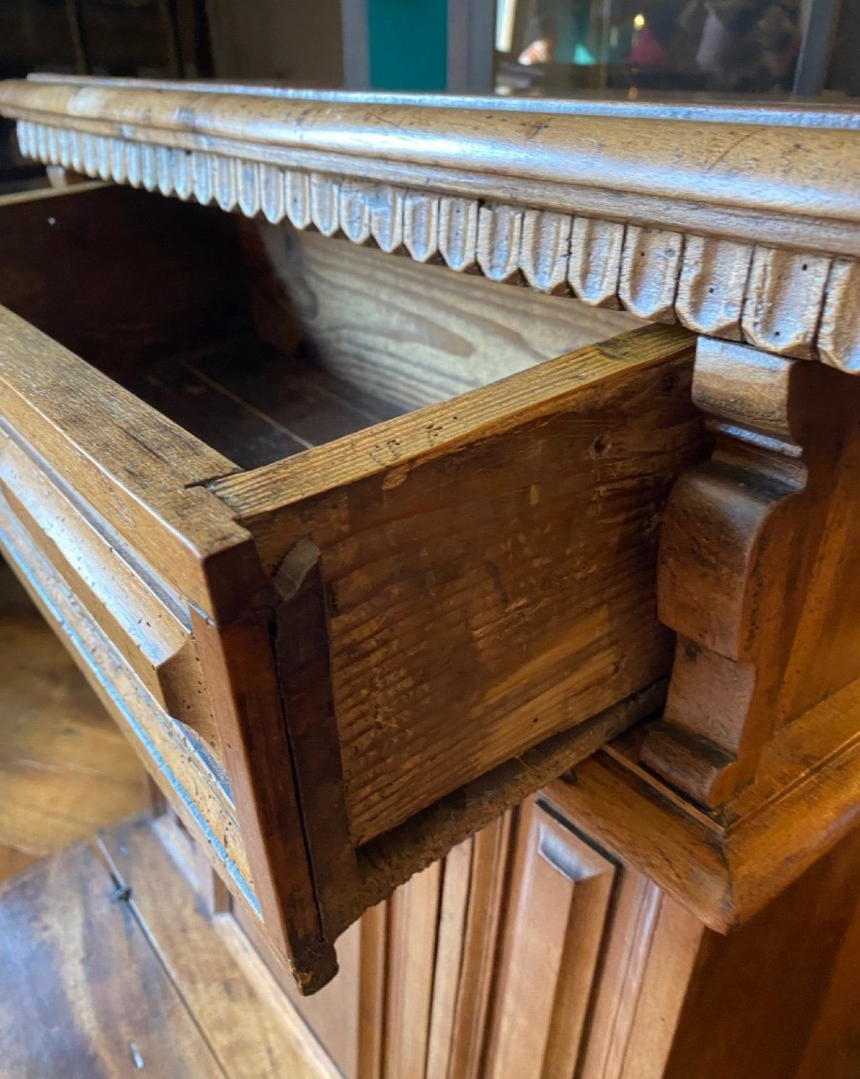 18th Century Italian Walnut Oratory Furniture-photo-3