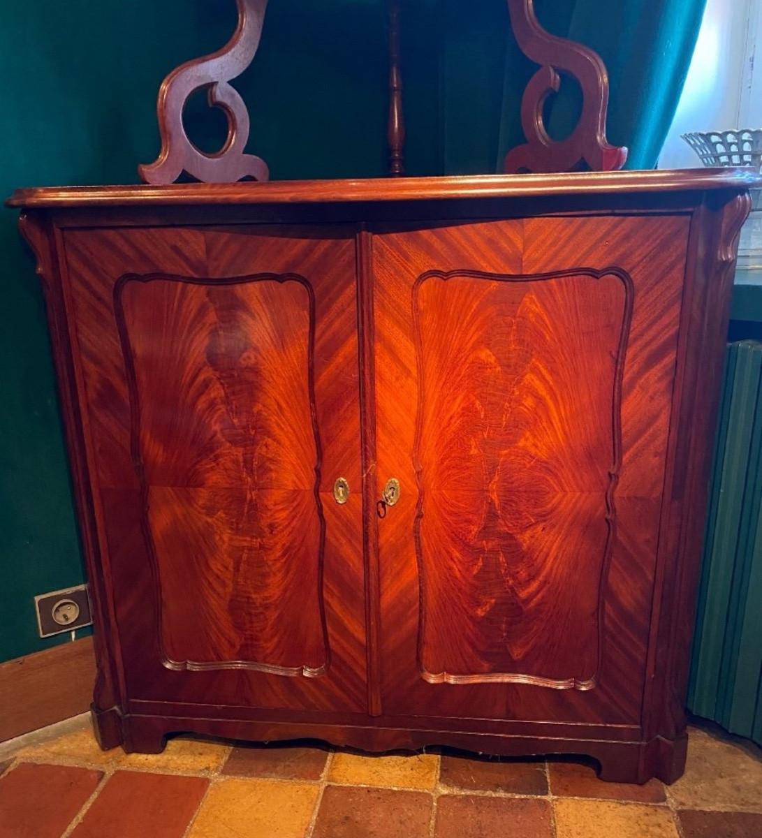 Late 19th Century Mahogany Corner Cabinet With Shelves-photo-1