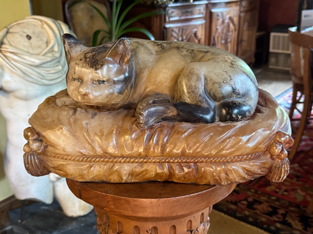 Chat endormi sur un coussin, sculpture en albâtre taille réelle d’époque Napoléon III -photo-2