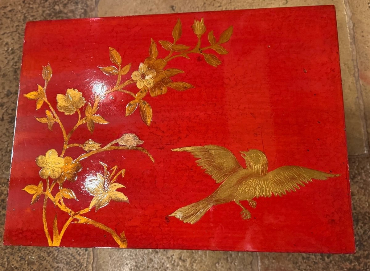 Set Of Three Red And Gold Lacquer Nesting Tables, China, Mid-20th Century-photo-3