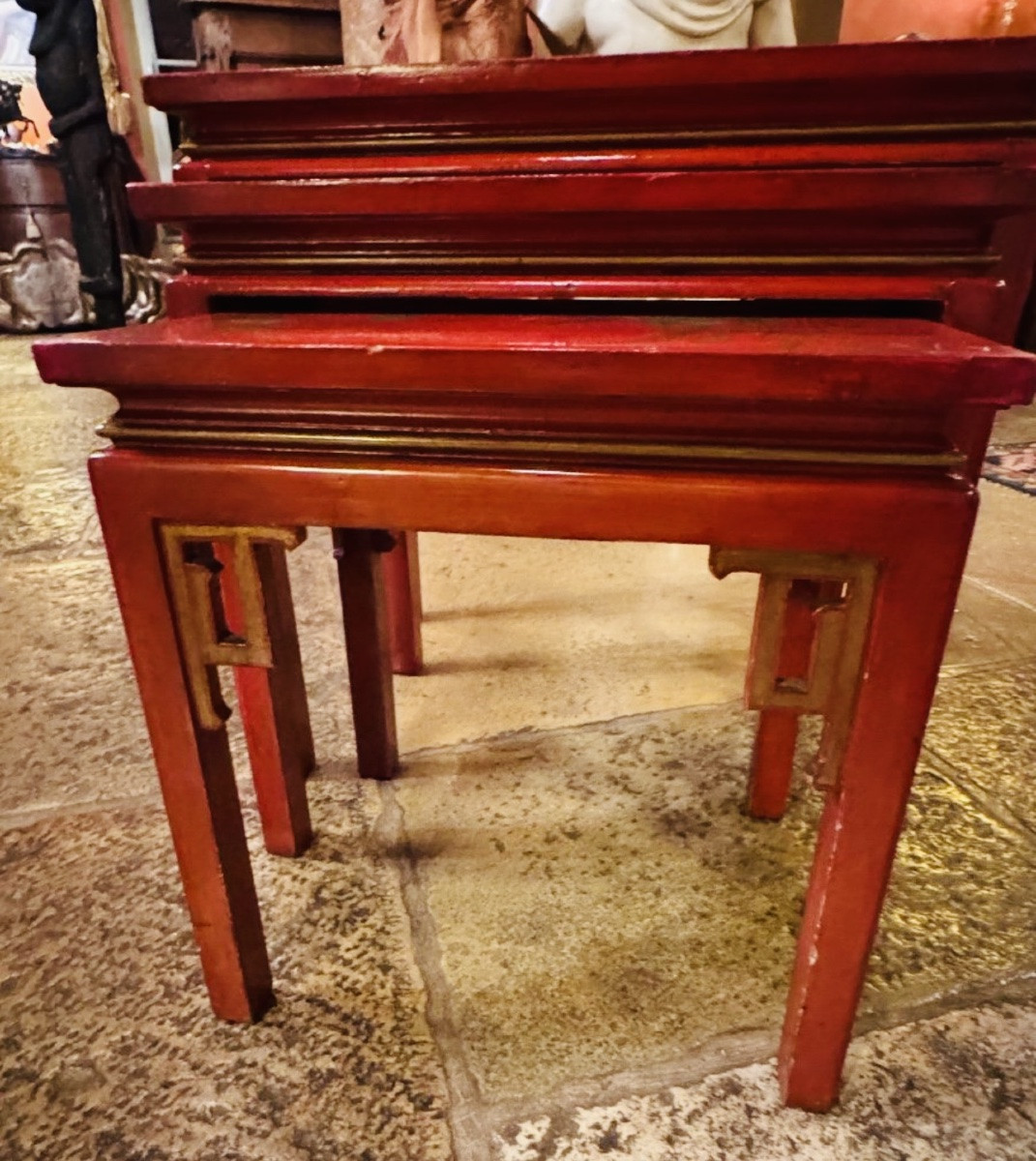 Set Of Three Red And Gold Lacquer Nesting Tables, China, Mid-20th Century-photo-5