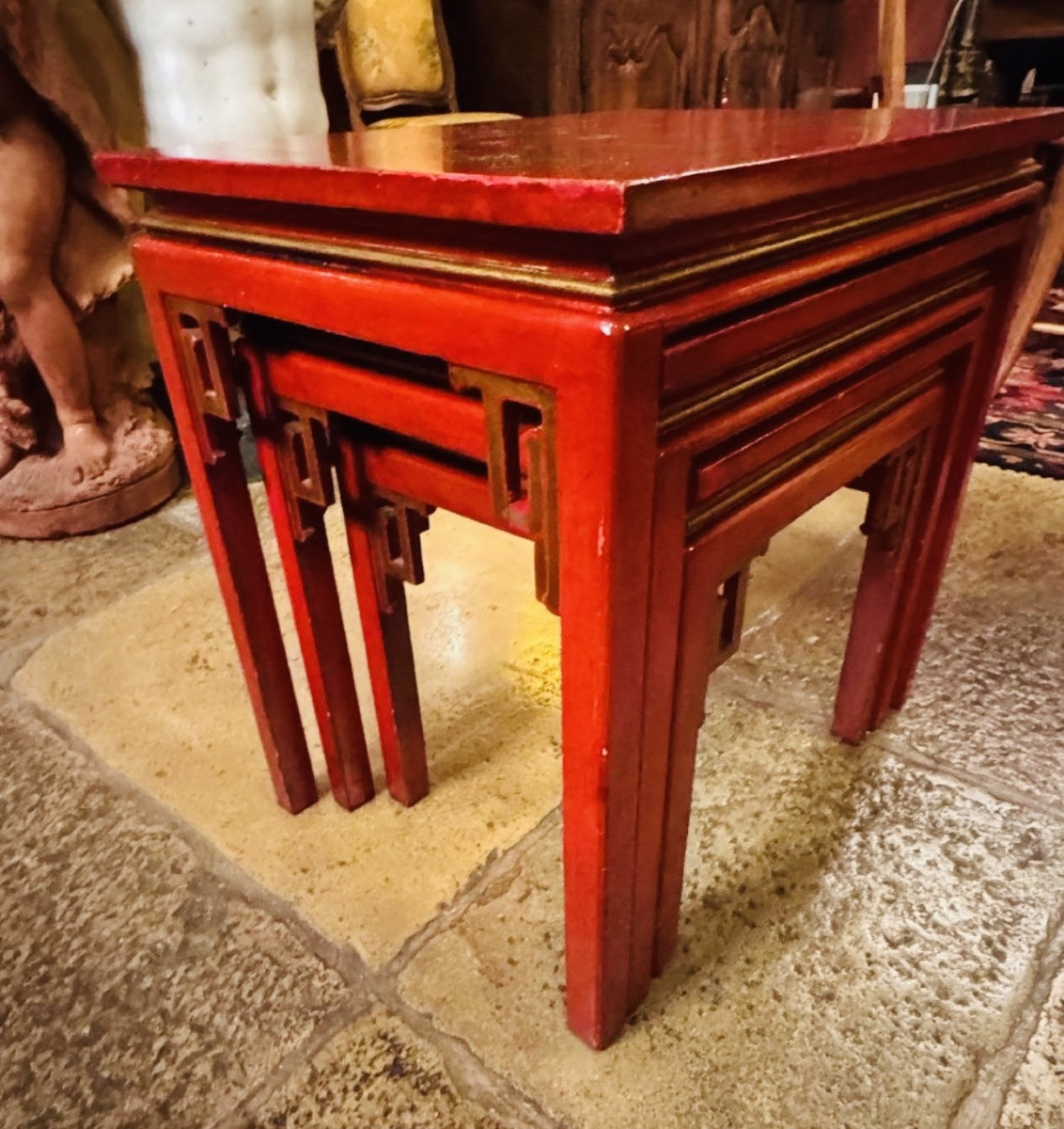 Set Of Three Red And Gold Lacquer Nesting Tables, China, Mid-20th Century-photo-6