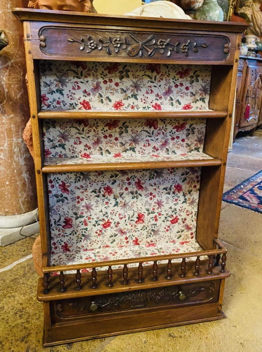 Estanier Provençal, Walnut Wall Shelf, Early 19th Century