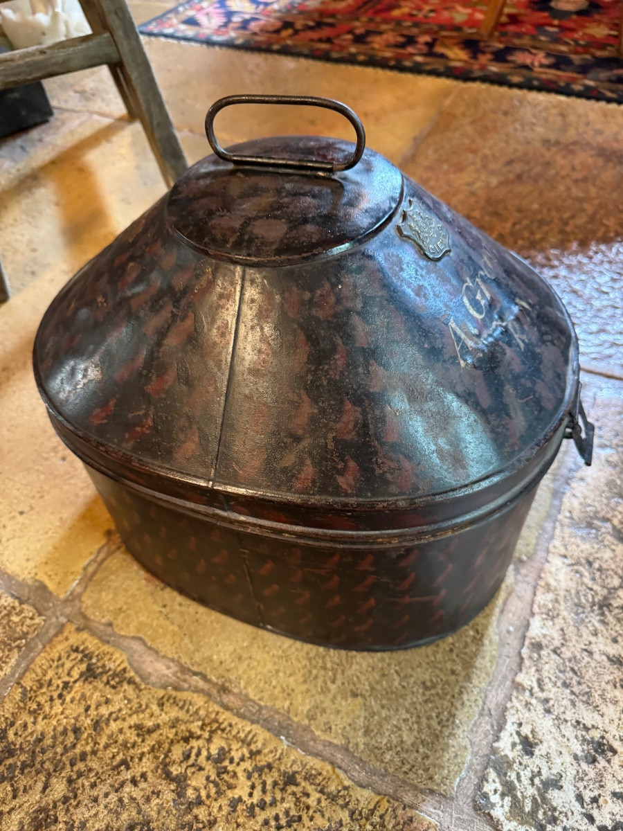 Large English Hat Box In Painted Sheet Metal, Late 19th Century -photo-2