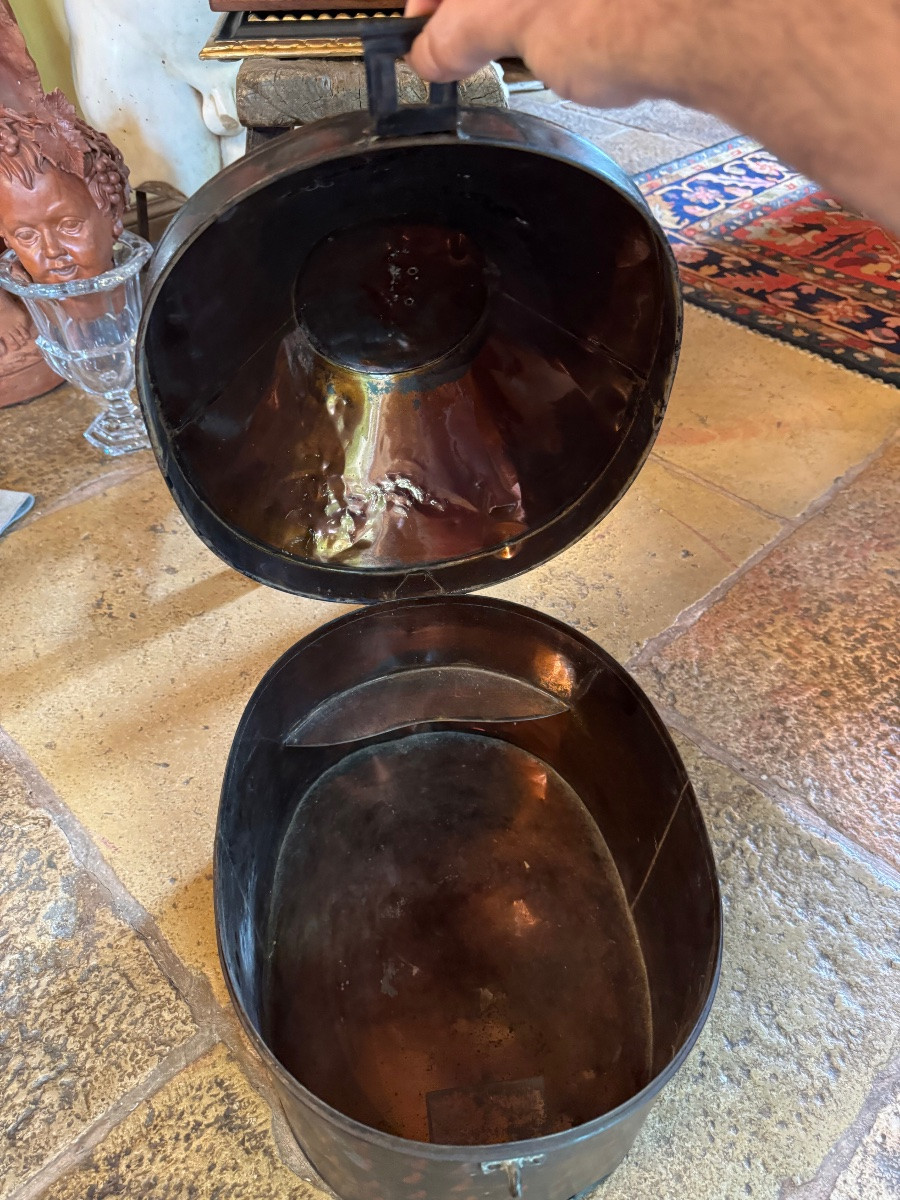 Large English Hat Box In Painted Sheet Metal, Late 19th Century -photo-7