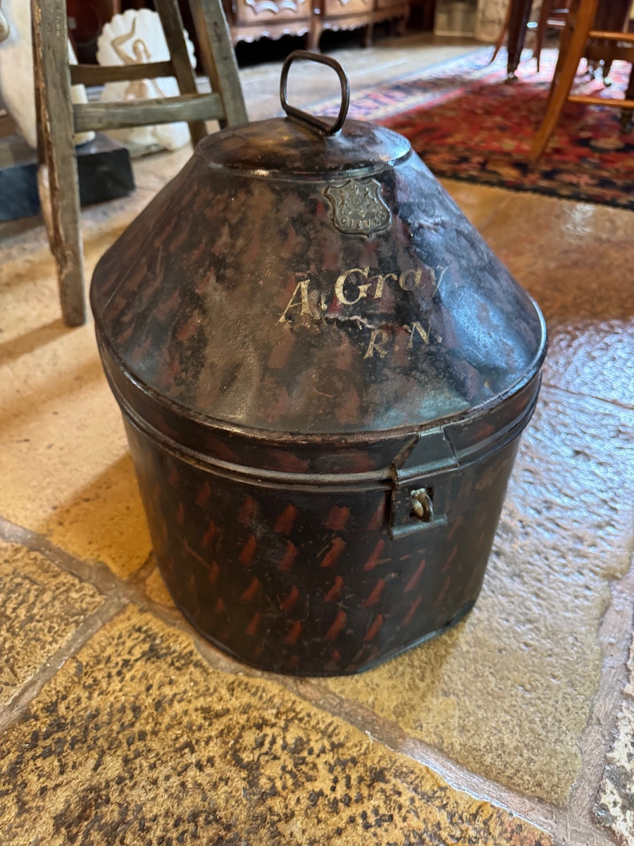 Large English Hat Box In Painted Sheet Metal, Late 19th Century -photo-8