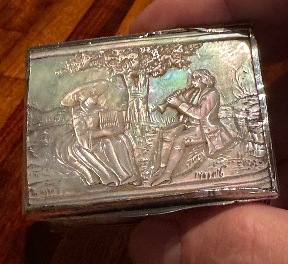 Boite à mouche ou tabatière en nacre sculpté, XVIII eme siècle -photo-3