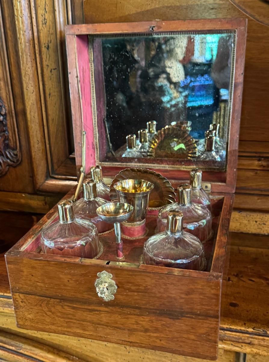 Grand coffret nécessaire à odeurs ou à senteurs du XVIII eme siècle 