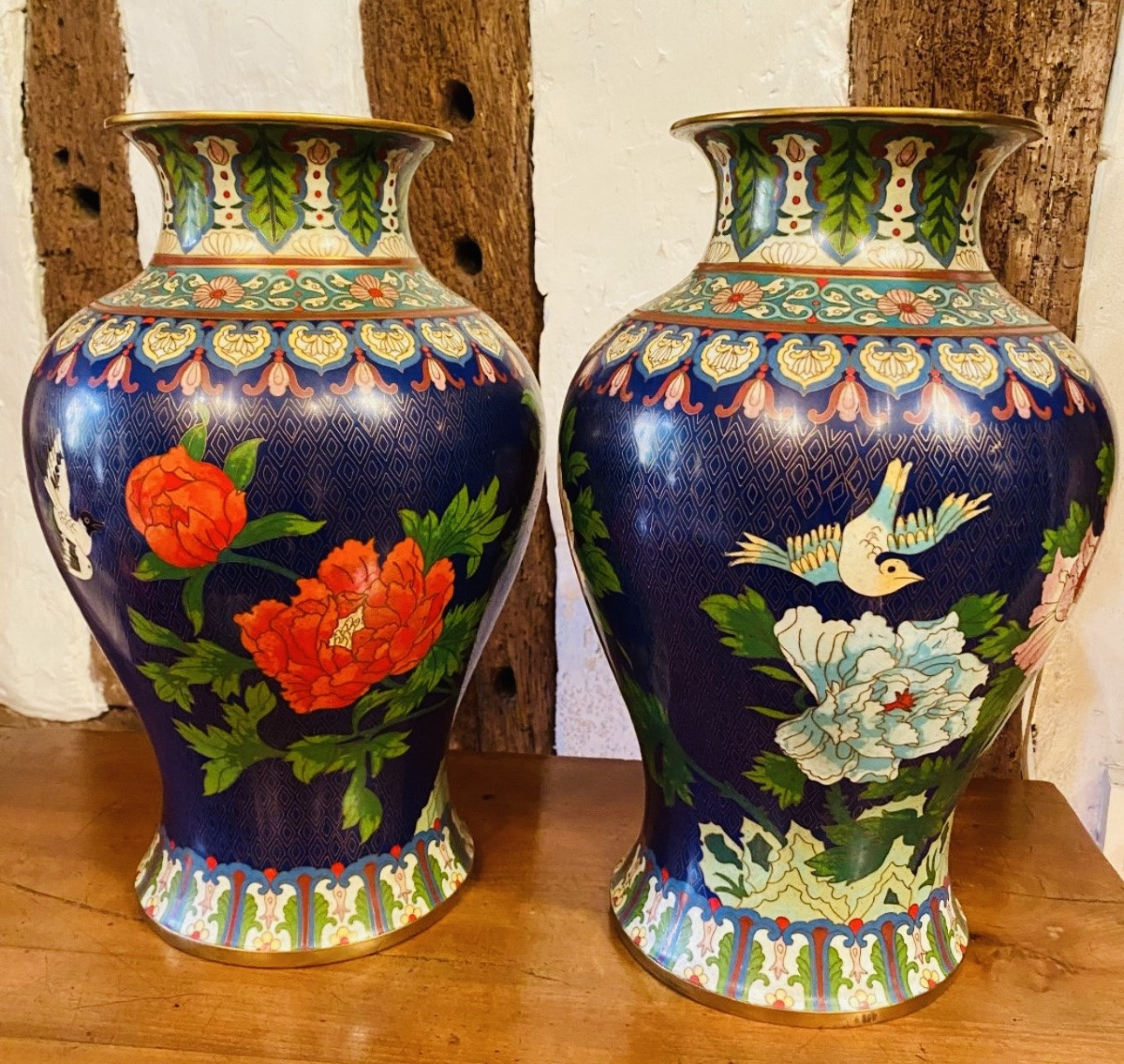 Important Pair Of Cloisonné Peony Vases, China, Early 20th Century-photo-2