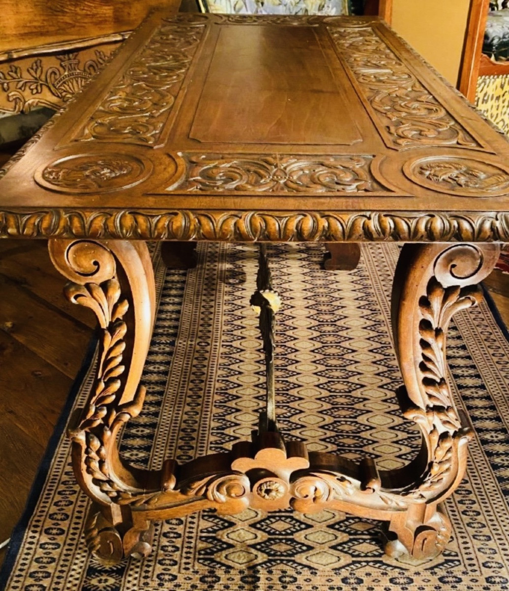 Grande table bureau sculptée en noyer de style renaissance formant bureau -photo-1