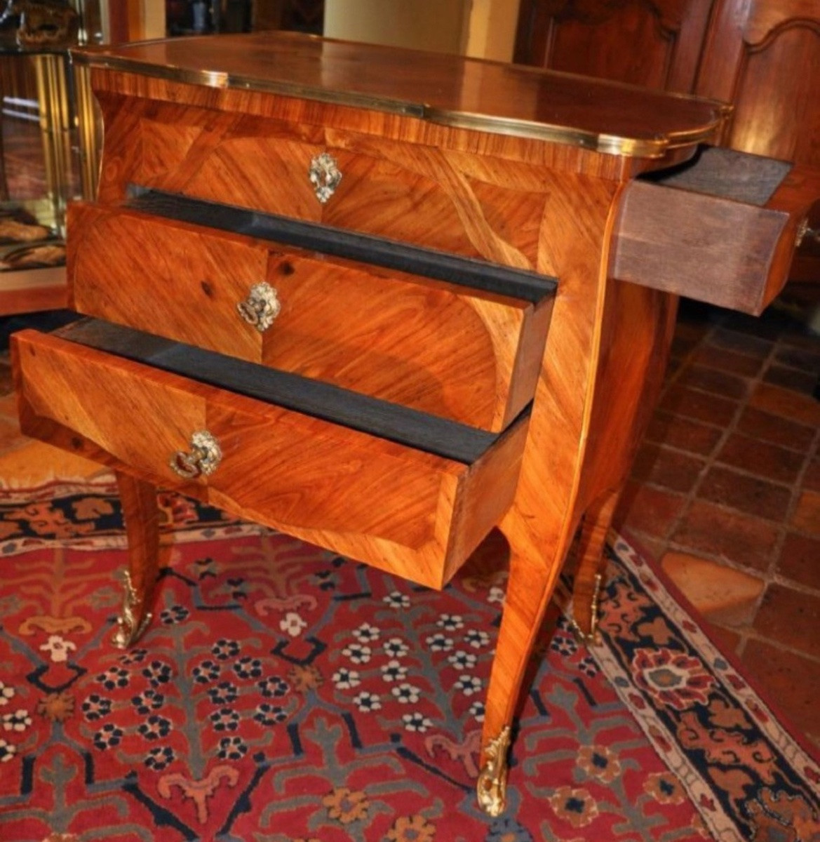 Small Louis XV Style Chest Of Drawers-photo-3