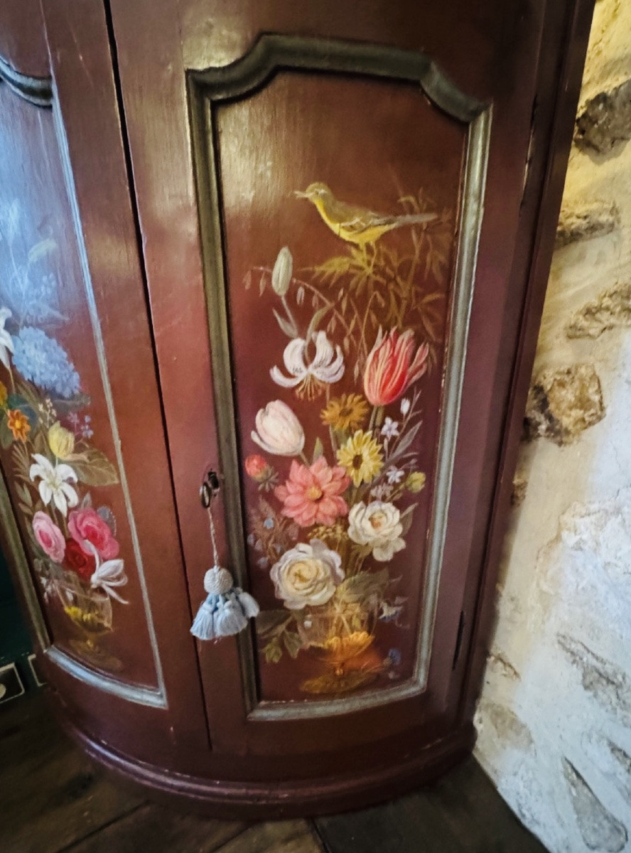 Encoignure galbée du XVIII eme siècle peinte.-photo-3