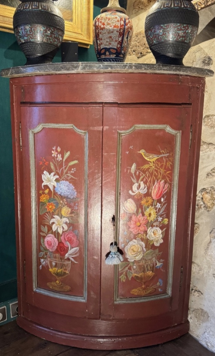 Encoignure galbée du XVIII eme siècle peinte.-photo-4