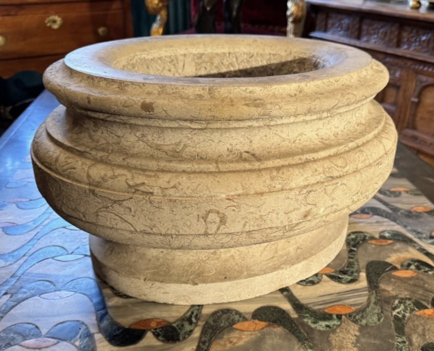 Imposing 18th Century Oval Marble Stone Cooler With Fossils -photo-3