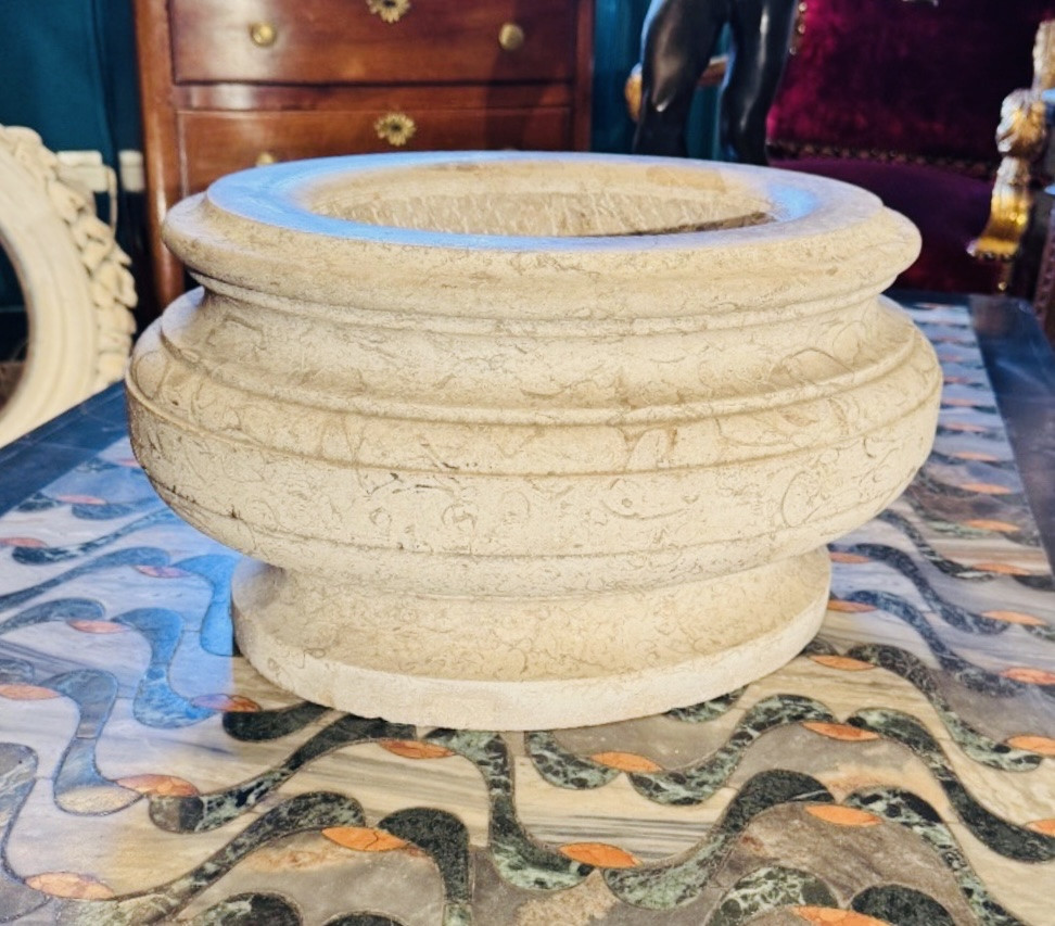 Imposing 18th Century Oval Marble Stone Cooler With Fossils -photo-5