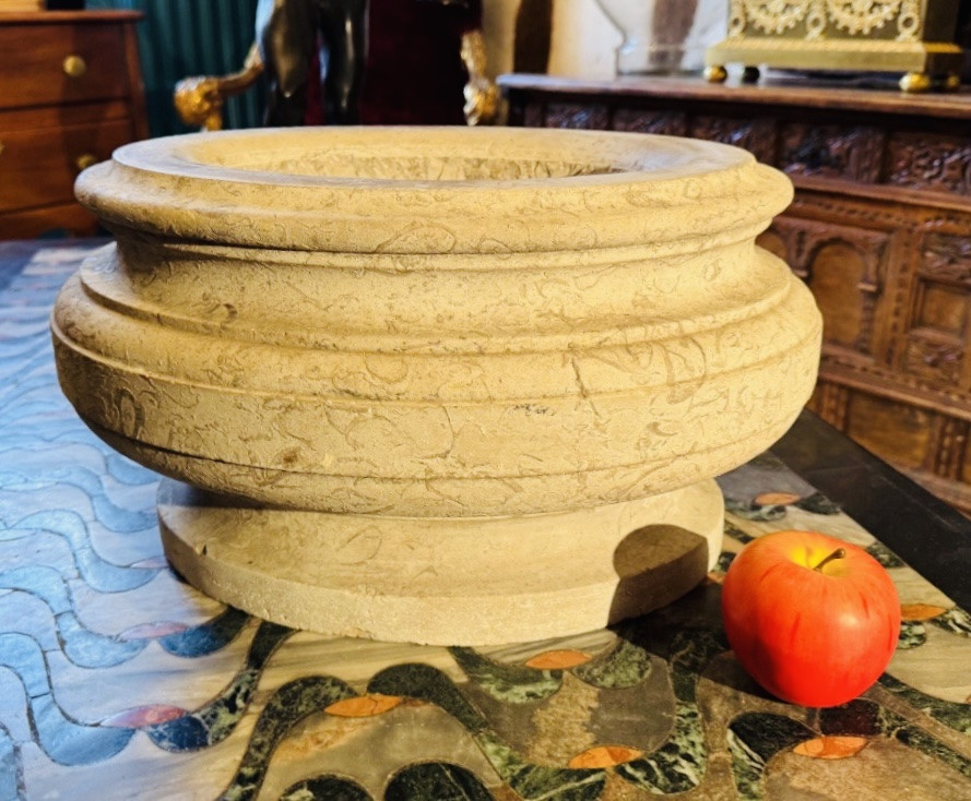 Imposing 18th Century Oval Marble Stone Cooler With Fossils -photo-6