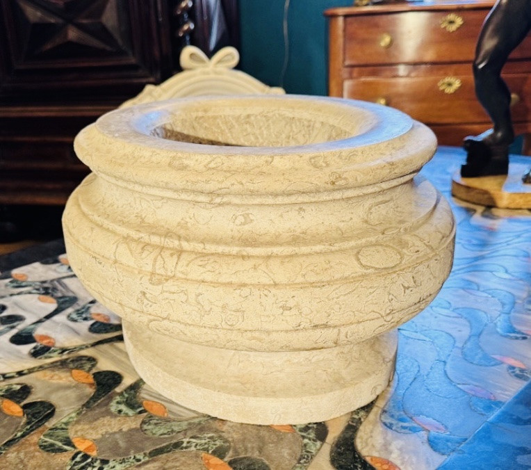 Imposing 18th Century Oval Marble Stone Cooler With Fossils -photo-7