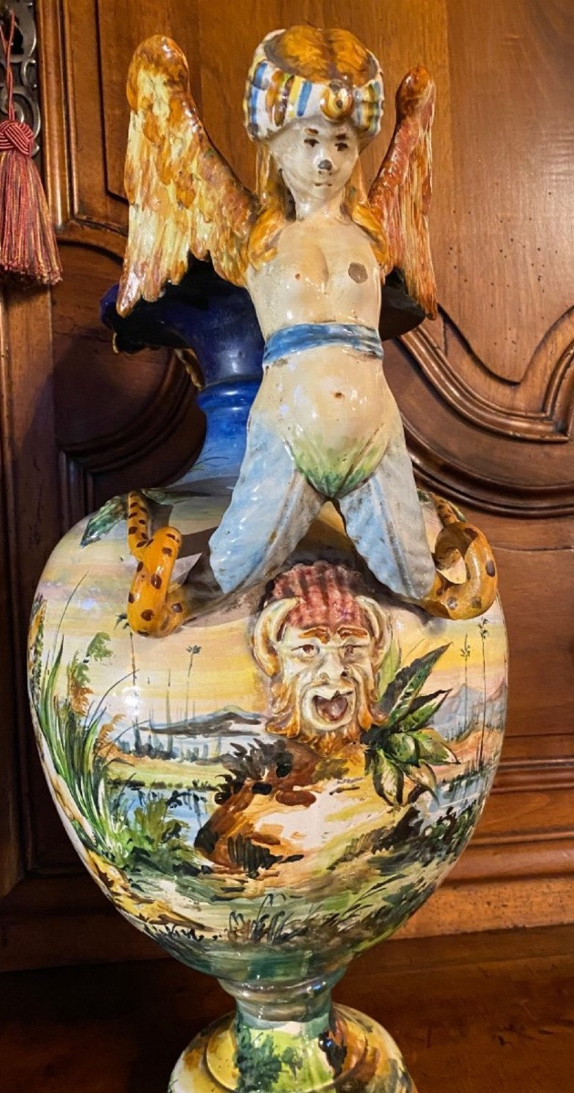 Imposant Vase En Majolique Italienne de style renaissance et datant Du XIX Eme Siècle "-photo-1