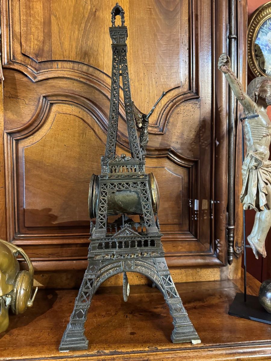 Eiffel Tower Metal Clock Circa 1900-photo-8