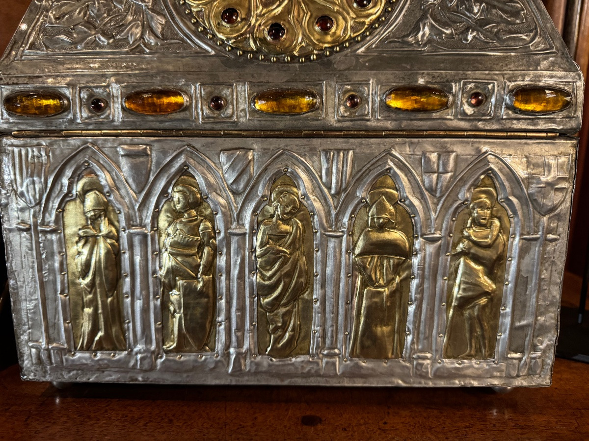 Large Troubadour-style Neo-gothic Casket -photo-2
