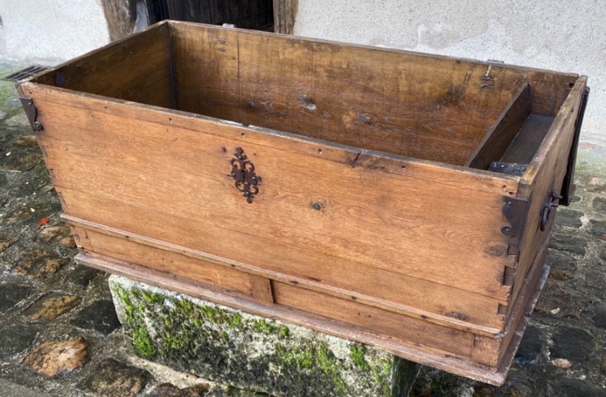 Important Coffre Bombé De Malle Poste ou de diligence en chêne blond Du XVIII Eme Siècle-photo-4