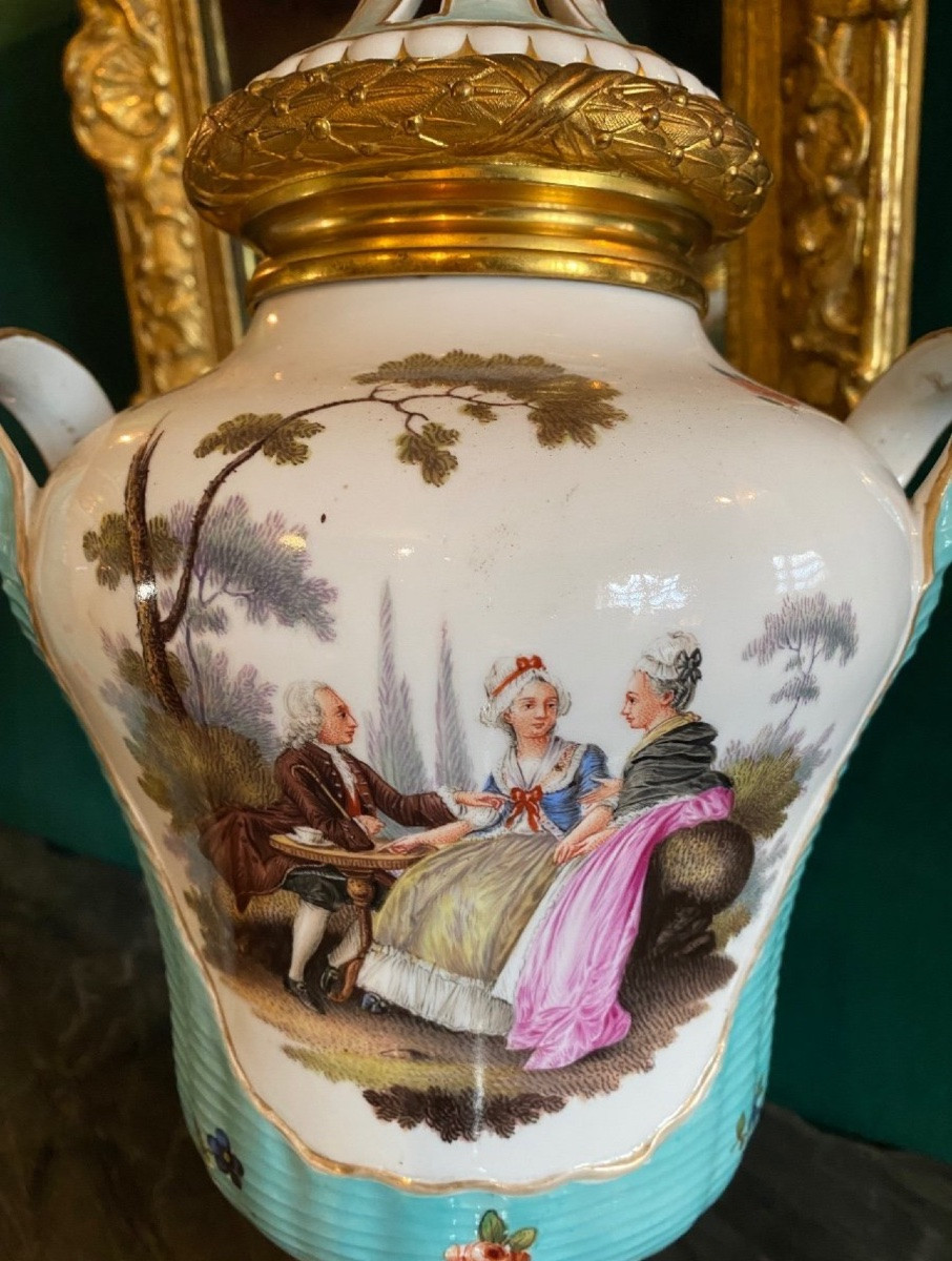 Grande paire de  Pot-pourris à Décor De Scènes Galantes-photo-2