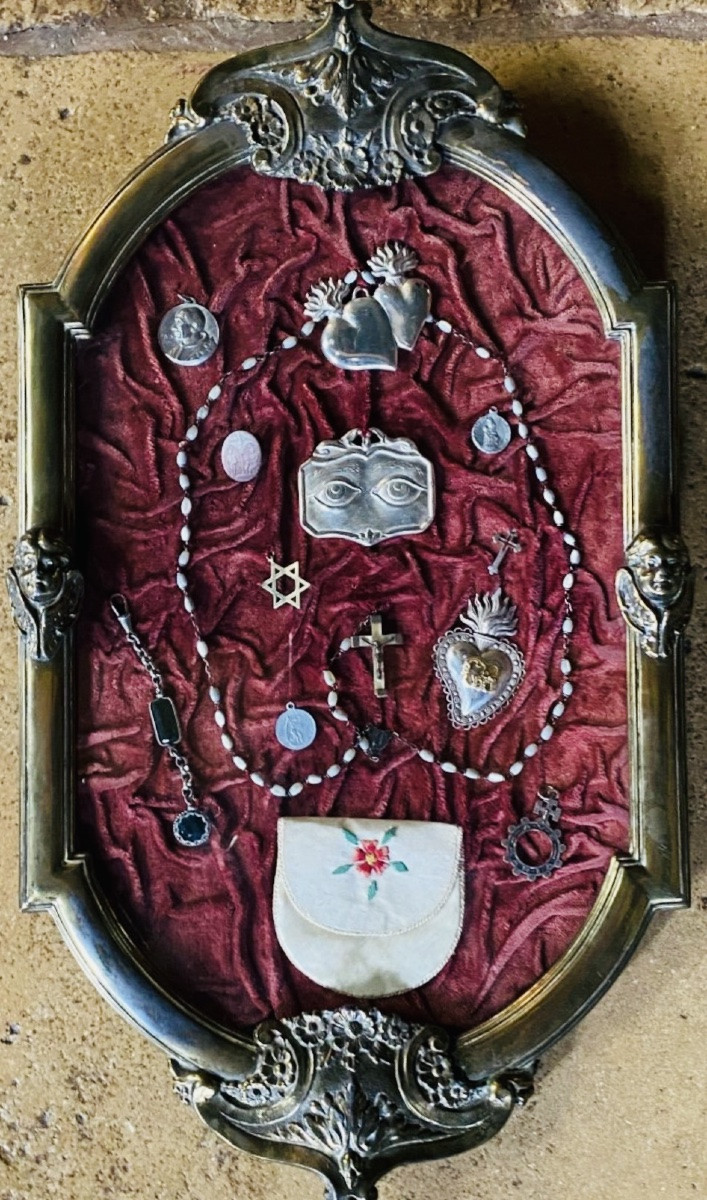 Ecumenical Silvered Bronze Frame With Relics And Ex-votos  -photo-2