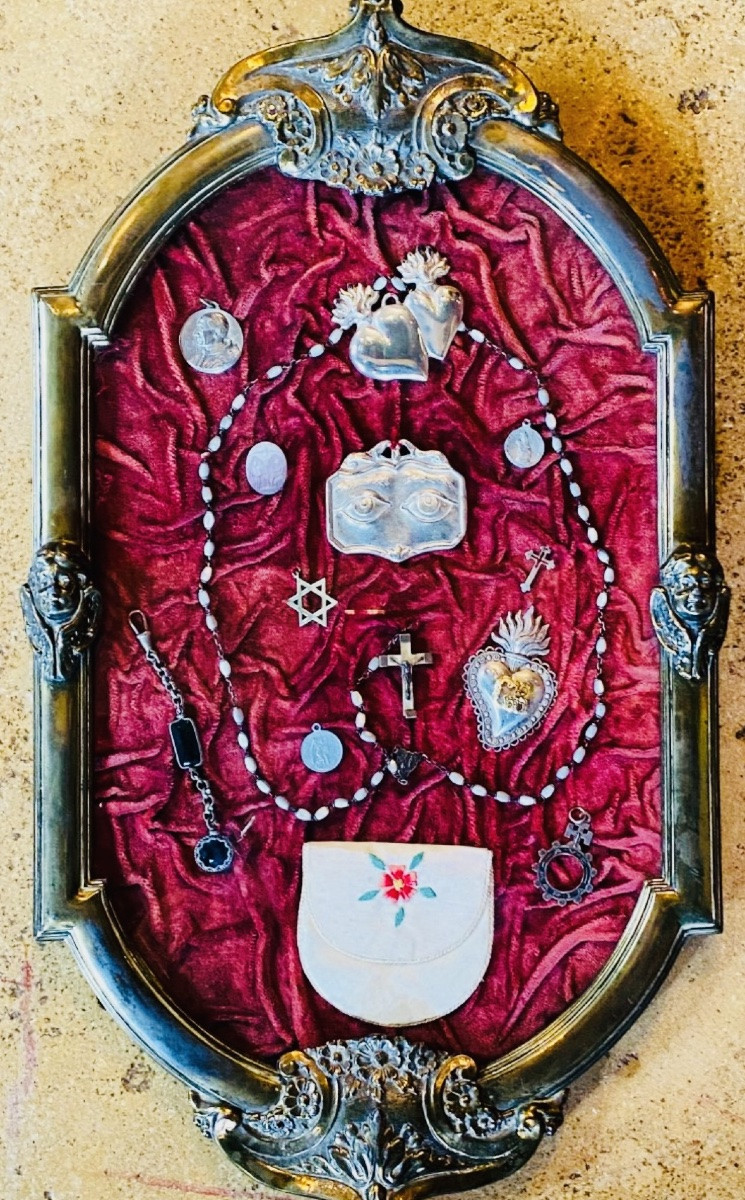 Ecumenical Silvered Bronze Frame With Relics And Ex-votos  -photo-3