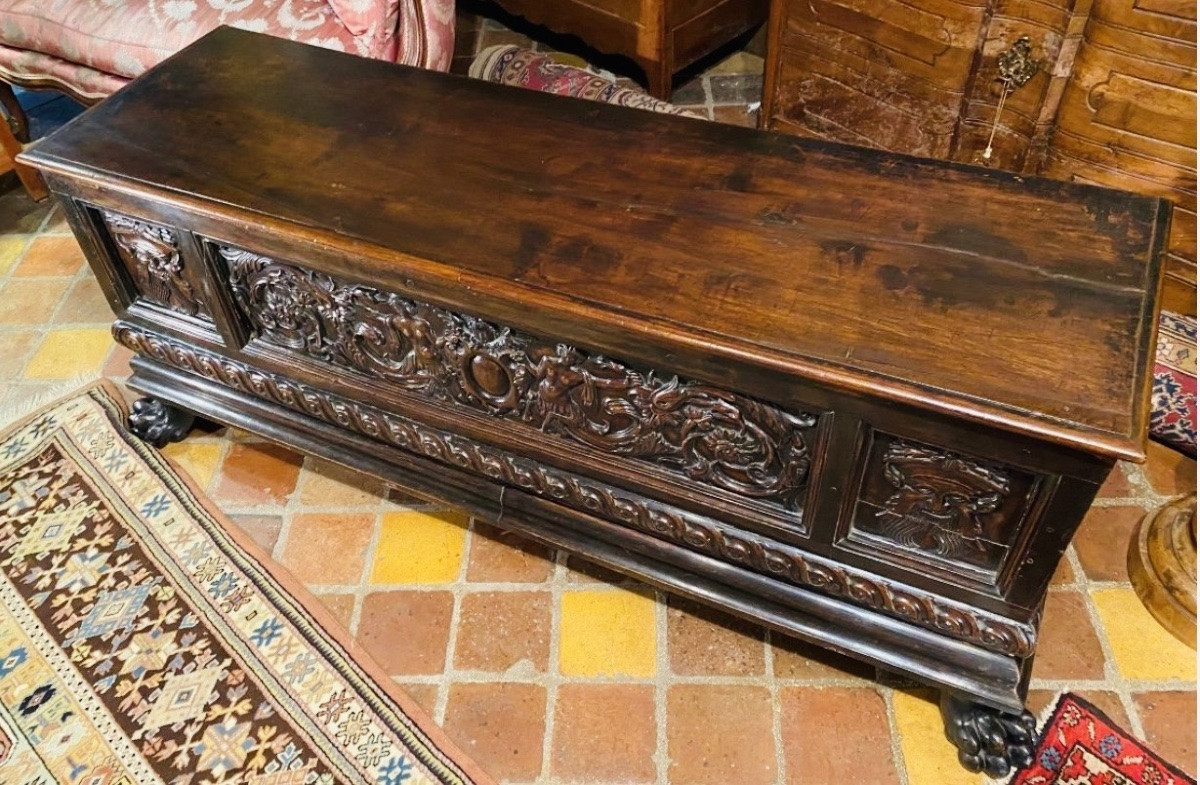 Cassone Italienne En Noyer, important coffre à Décor De Faunes De Style Renaissance-photo-6