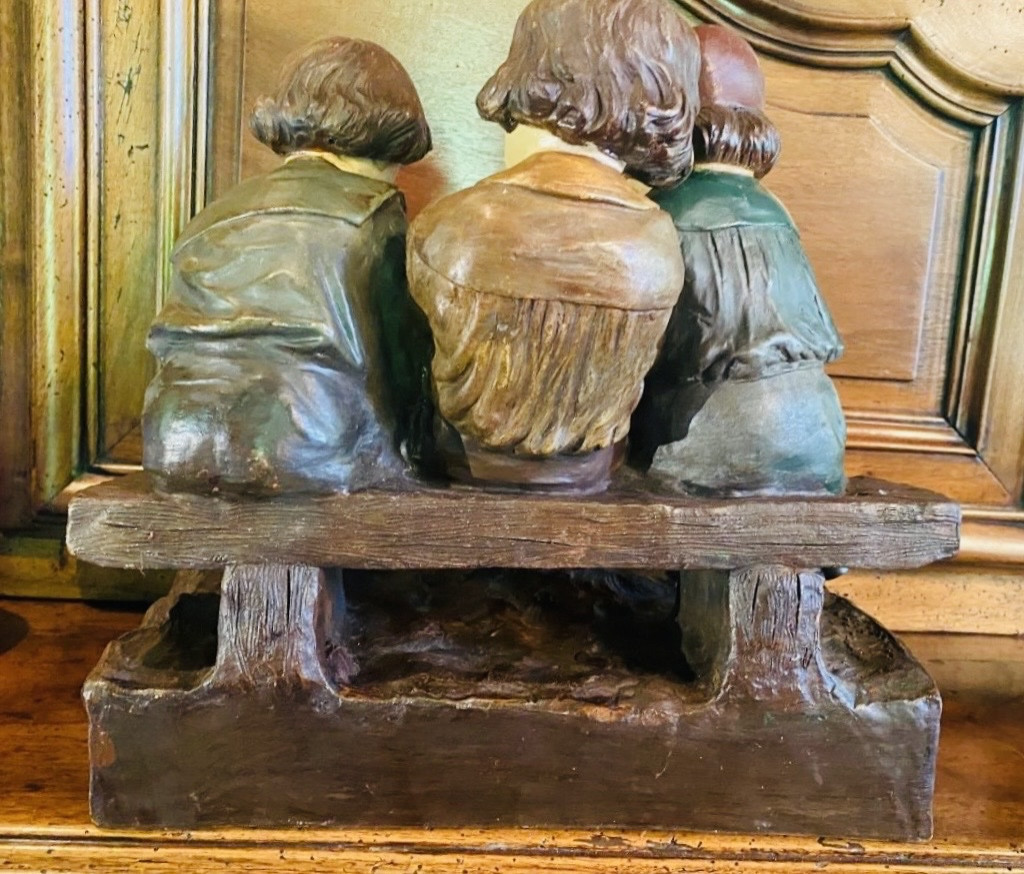 Trois  Petites filles en terre cuite polychrome, intitulée «  un projet », signée Salesio-photo-3