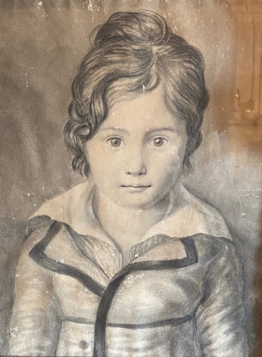 Portrait d’enfant en buste au fusain, époque restauration -photo-1