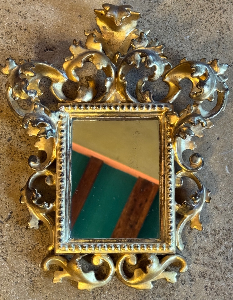 Petit miroir Florentin en bois sculpté et doré - XIXeme siècle 