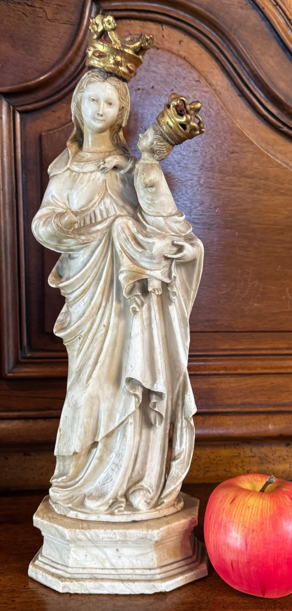 Vierge à l’Enfant couronnée en albâtre — Malines (vallée de la Meuse), début du XVIIe siècle-photo-2