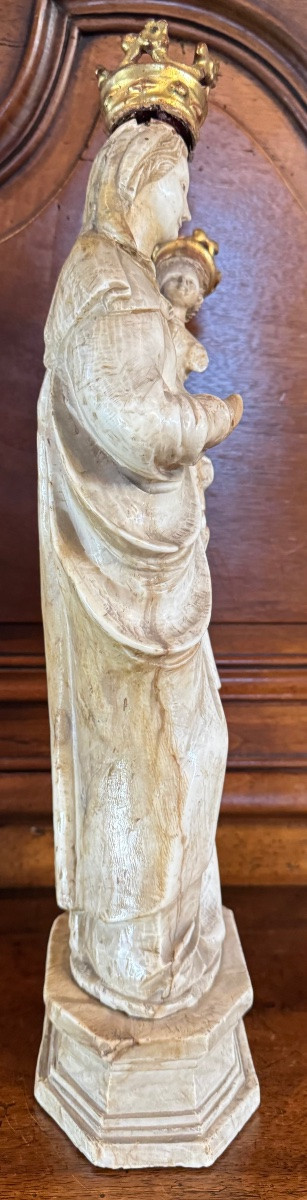 Vierge à l’Enfant couronnée en albâtre — Malines (vallée de la Meuse), début du XVIIe siècle-photo-2
