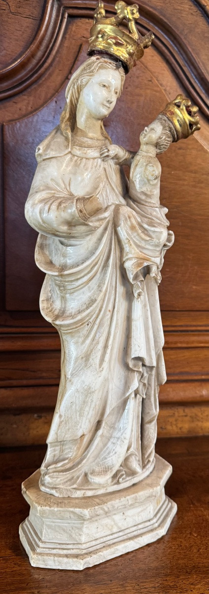 Vierge à l’Enfant couronnée en albâtre — Malines (vallée de la Meuse), début du XVIIe siècle-photo-4