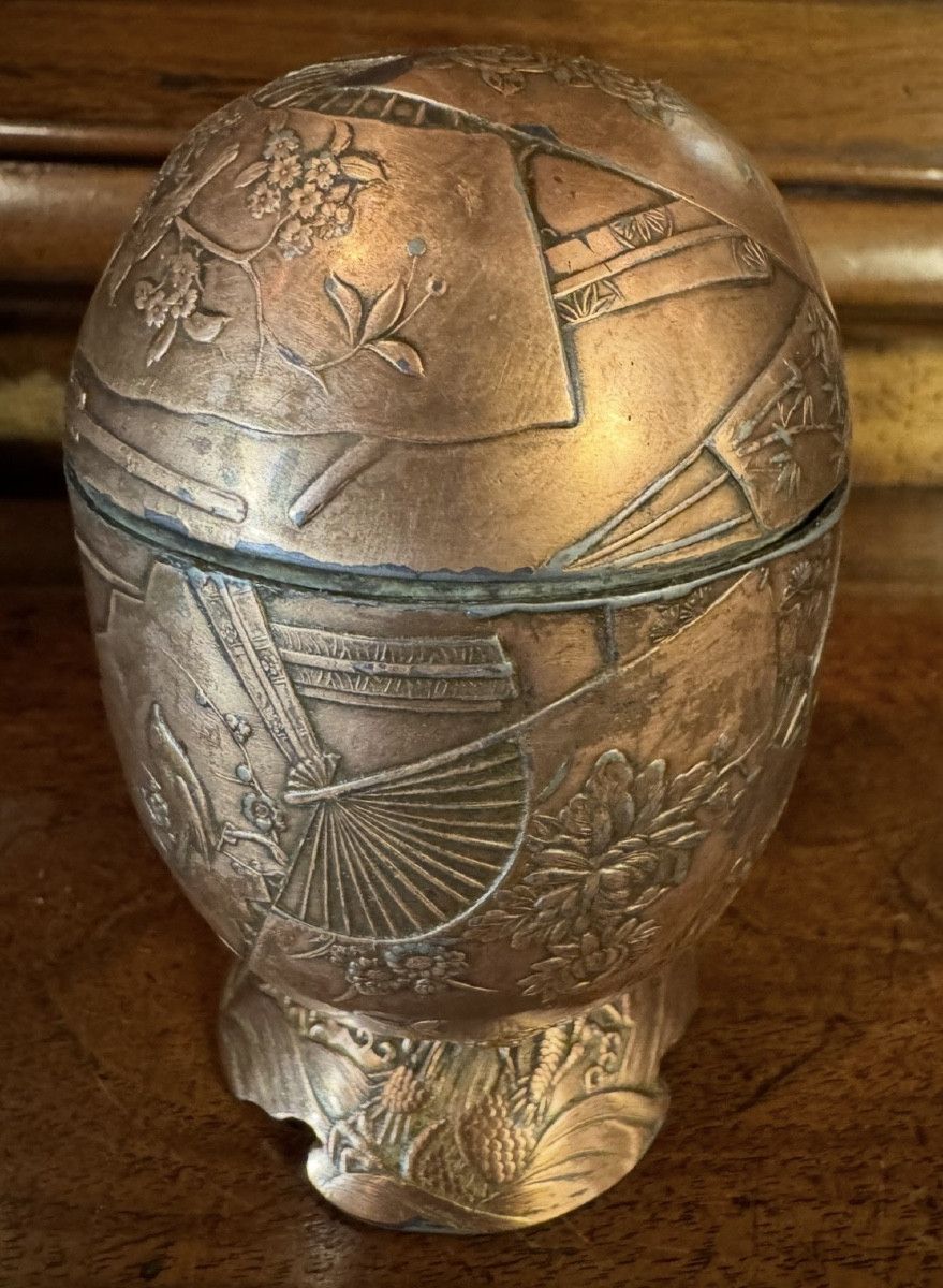 Japon époque Meiji, boîte en alliage en forme d’oeuf