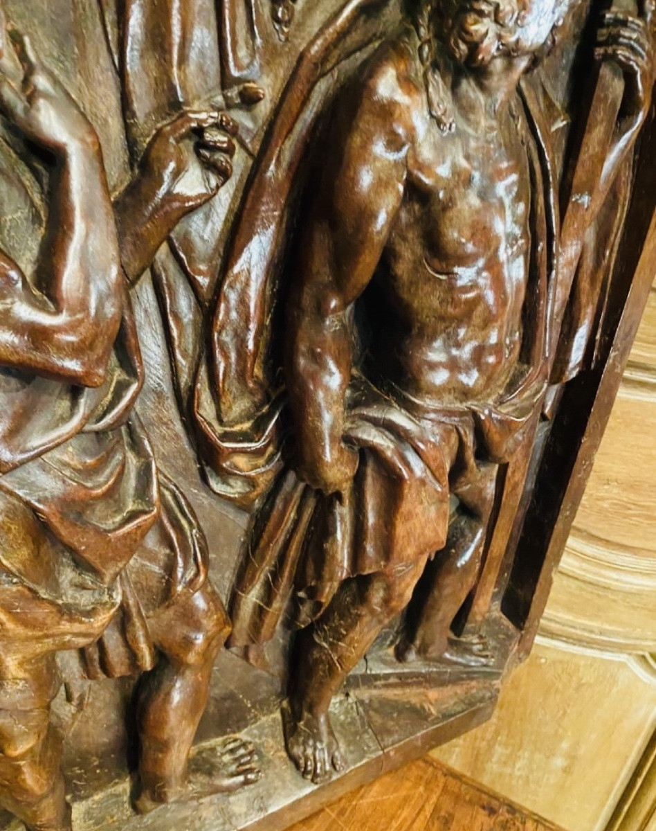 GRAND PANNEAU EN NOYER SCULPTÉ FIN XVI EME SIÈCLE-photo-2