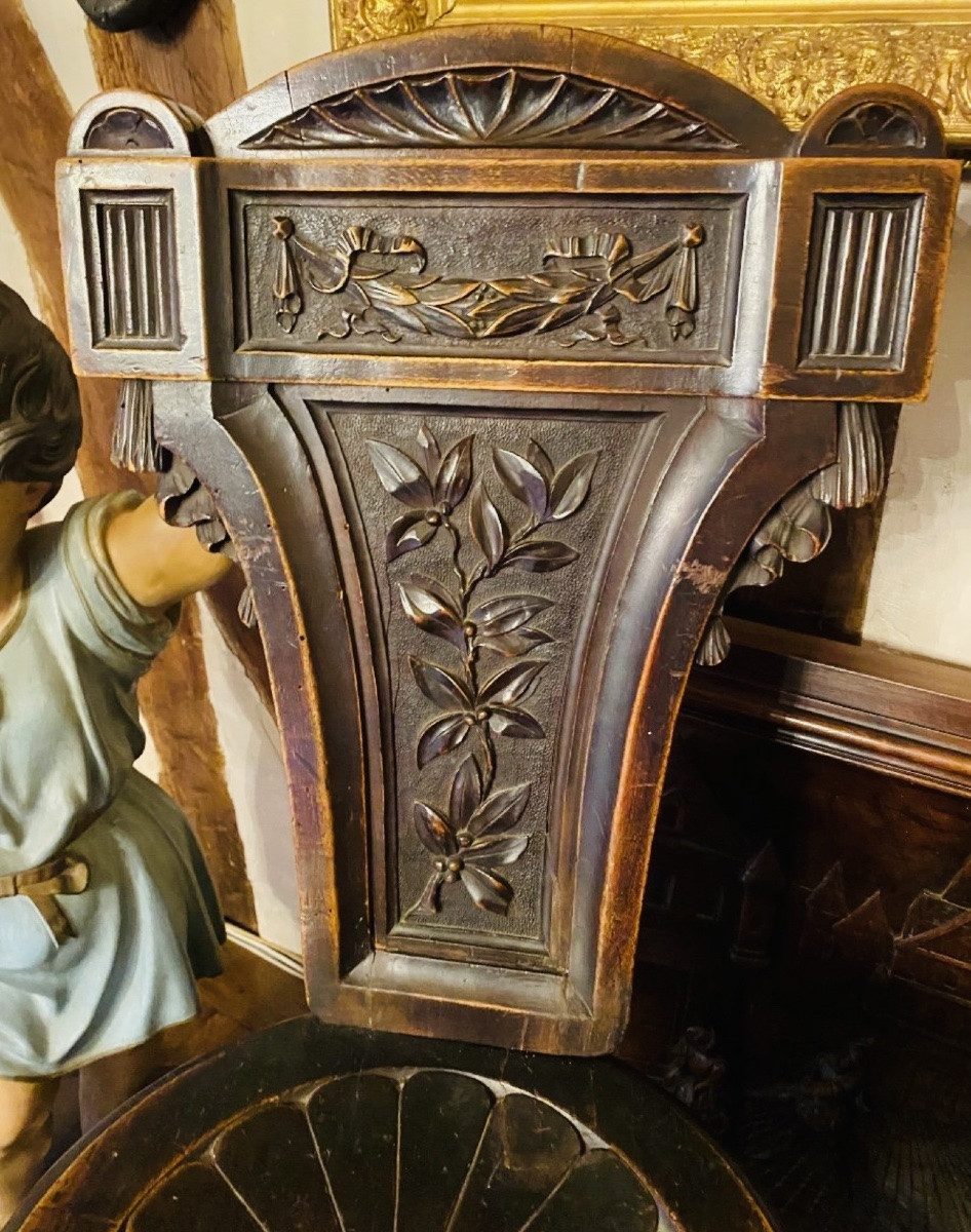 Pair Of Renaissance Style Walnut Or Sgabellis Chairs From The 19th Century-photo-3