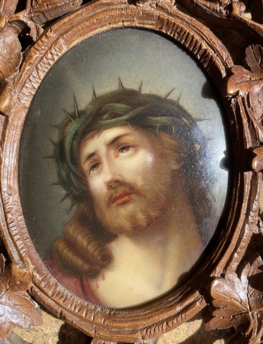 19th Century Sculptured And Open-heared Benitier With Christ's Face Painted On Porcelain-photo-2