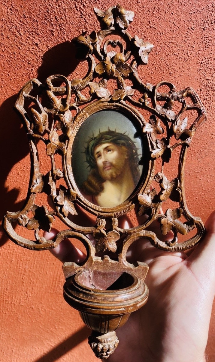 19th Century Sculptured And Open-heared Benitier With Christ's Face Painted On Porcelain-photo-3