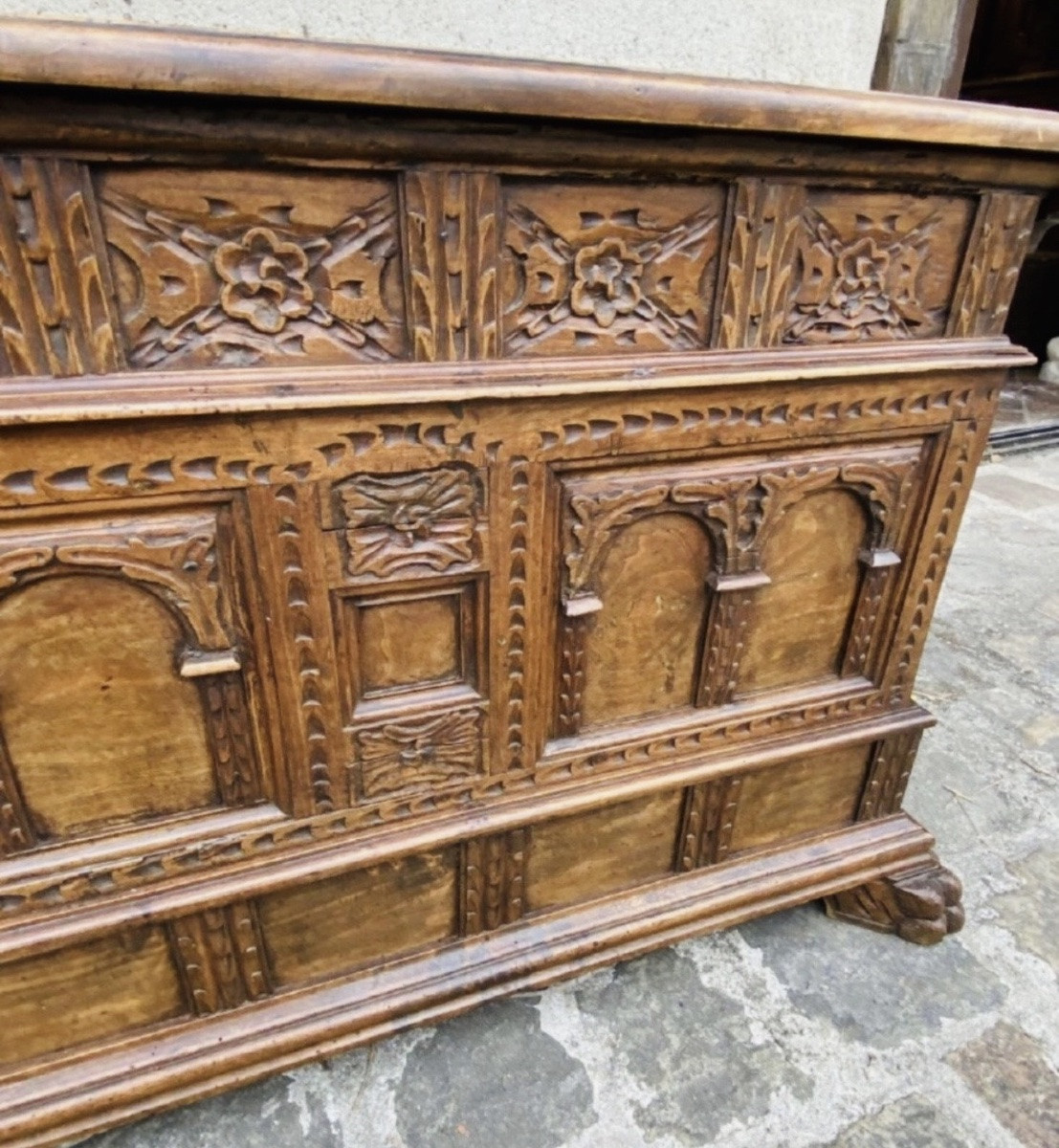 COFFRE DE MARIAGE EN NOYER DU XVIII EME SIÈCLE-photo-6