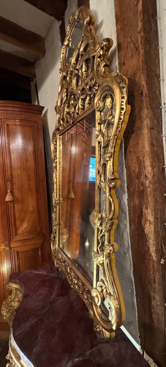 Important miroir à parecloses en bois doré, riche décor rocaille d'inspiration provençale, styl-photo-1