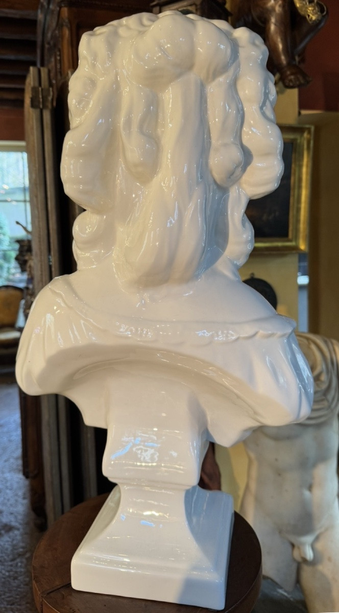 Buste de Marie-Antoinette en faïence blanche – Première moitié du XXe siècle-photo-3