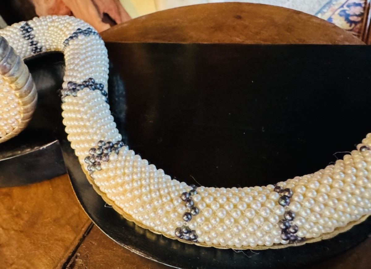 Serpent en perles Akoya du Japon, argent et émeraudes - Objet de curiosité, XXe siecle-photo-4