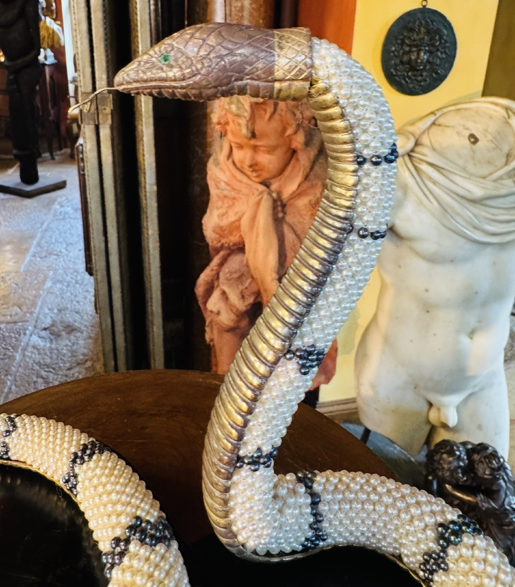 Serpent en perles Akoya du Japon, argent et émeraudes - Objet de curiosité, XXe siecle-photo-2