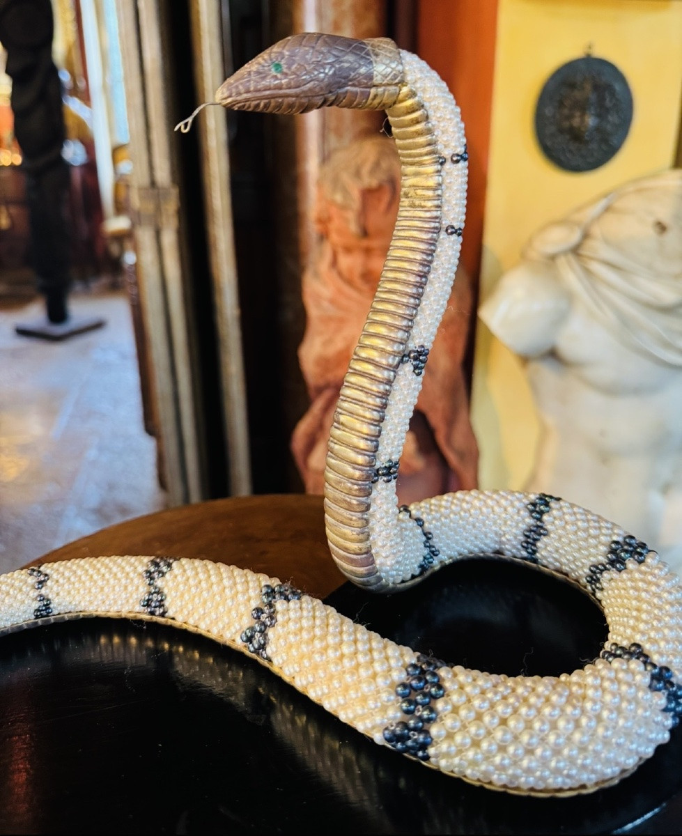 Serpent en perles Akoya du Japon, argent et émeraudes - Objet de curiosité, XXe siecle-photo-6