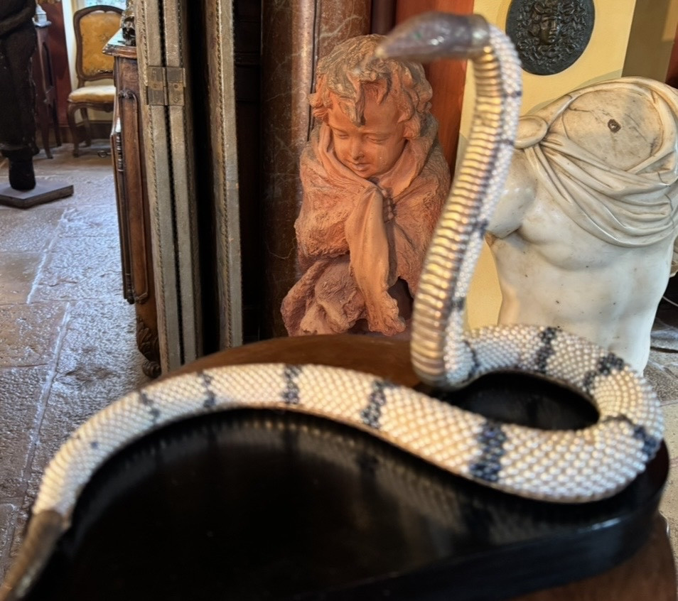 Serpent en perles Akoya du Japon, argent et émeraudes - Objet de curiosité, XXe siecle-photo-8