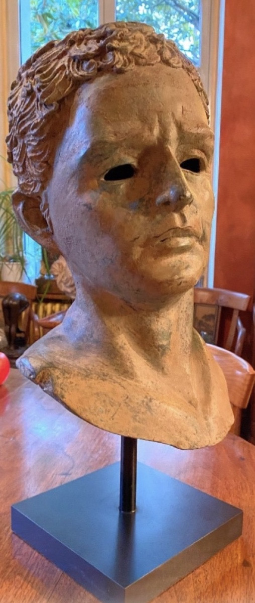 Grande tête d’homme en bronze d’après l’Antique, à patine de fouille