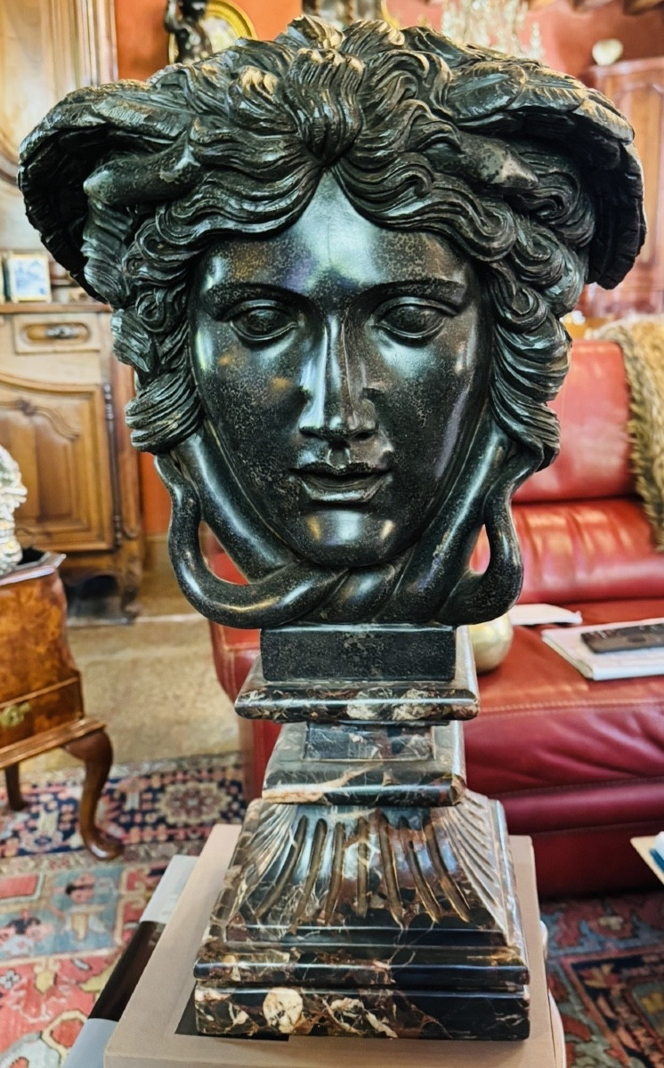 Large Medusahead - Gorgon In The Style Of The Rondanini Jellyfish Decorative Sculpture - France